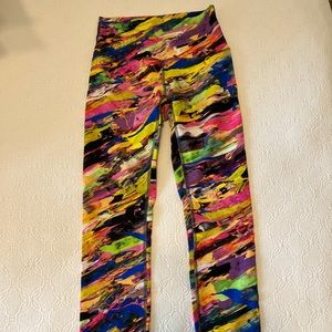 Lululemon Athletica — Wunder Train High-Rise Tight 25” (Multicolor) Size 4